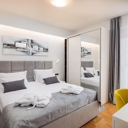 Luxurioese Elais Fuer 10 Personen Holiday home *