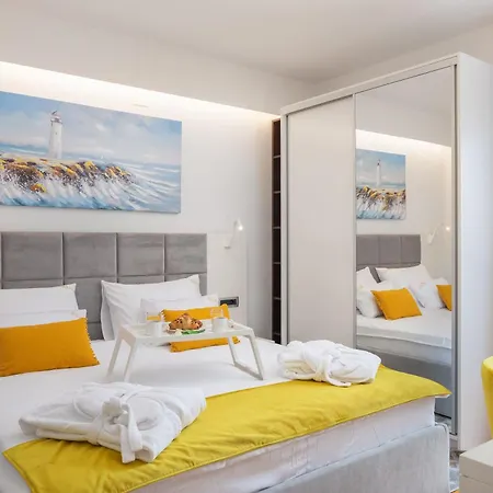 Luxurioese Elais Fuer 10 Personen