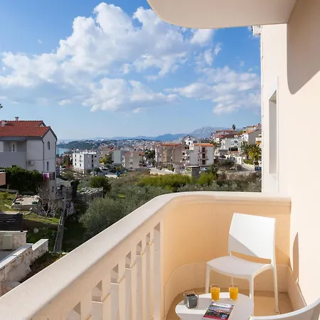 Luxurioese Elais Fuer 10 Personen Holiday home